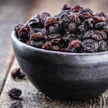 Eating black raisins every day? Here’s how it helps your heart, skin and energy levels
