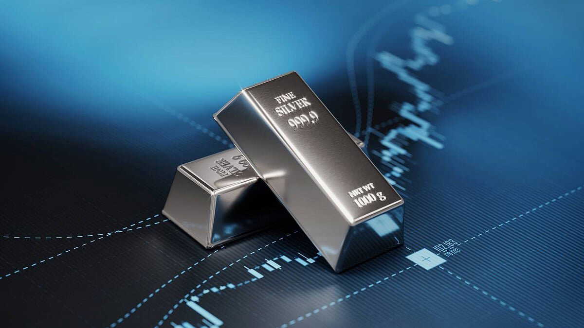 Silver crosses ₹2.5 lakh mark again, sets fresh all-time record