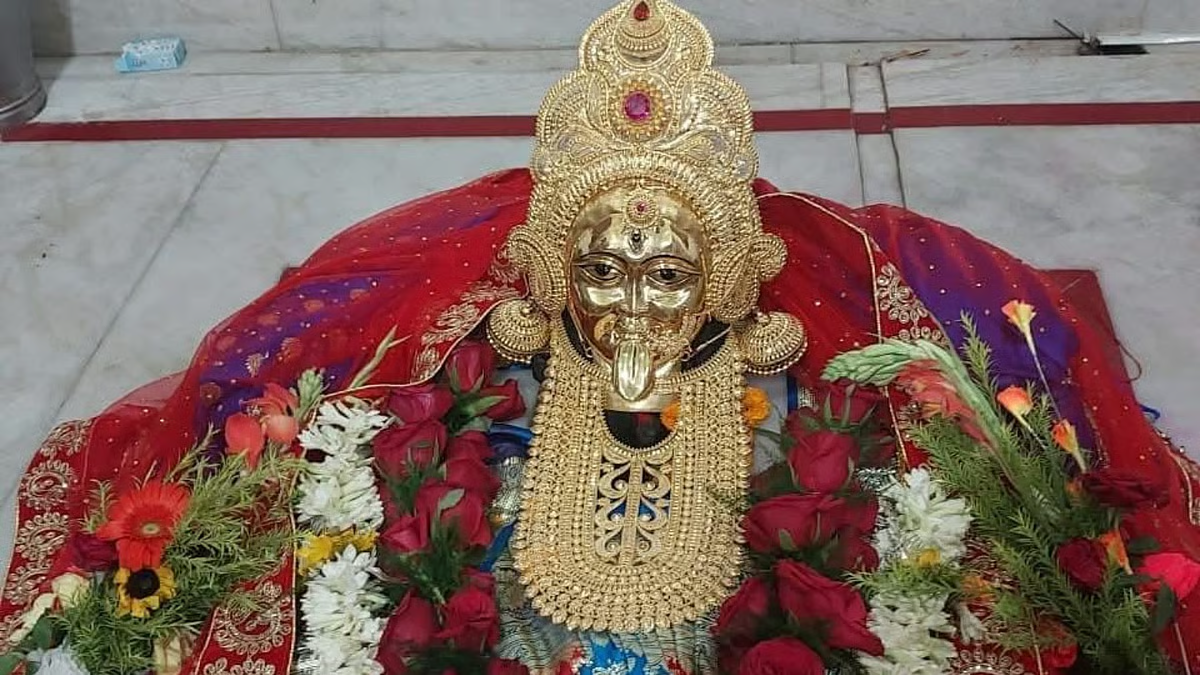 Rani Rashmoni used to come by 'Bajra' to offer puja to Burakali in Balurghat