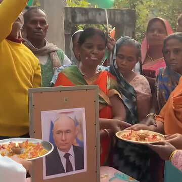 Aarti in Banaras, sand art in Puri: Cultural tributes sweep India as the nation prepares to welcome Vladimir Putin