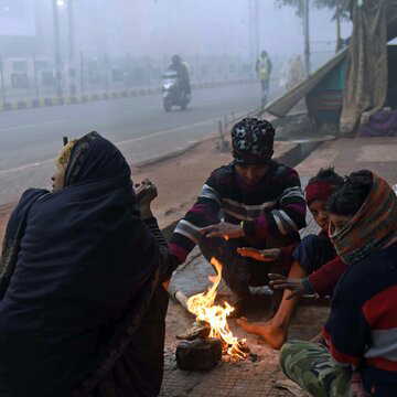 IMD issues cold wave alert for Delhi, Lucknow, Patna; rain forecast for Odisha, West Bengal, Tamil Nadu