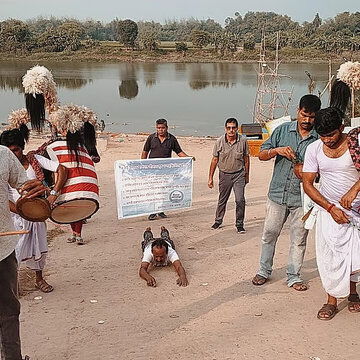 Nadia youth performs 1.5 km ‘dandi’ to save dying Jalangi River, inspires crowd in Krishnanagar