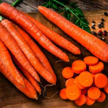 Does eating carrots every day increase hair density? What ingredients are there in this vegetable?