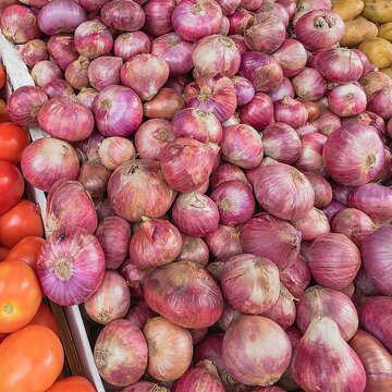 Struggling with migraines? Potatoes, onions and tomatoes could be triggers