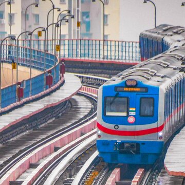 Metro Rail Kolkata announces its special night-long service during Puja