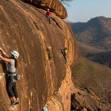 Shushunia hills marks 60 years of Bengal’s first rock climbing course; senior mountaineers felicitated