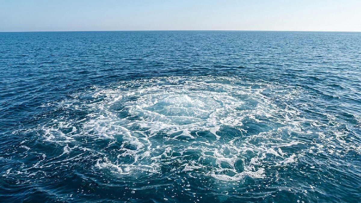 Bubbling seawater off Maharashtra and Gujarat coast sparks panic, experts probe cause
