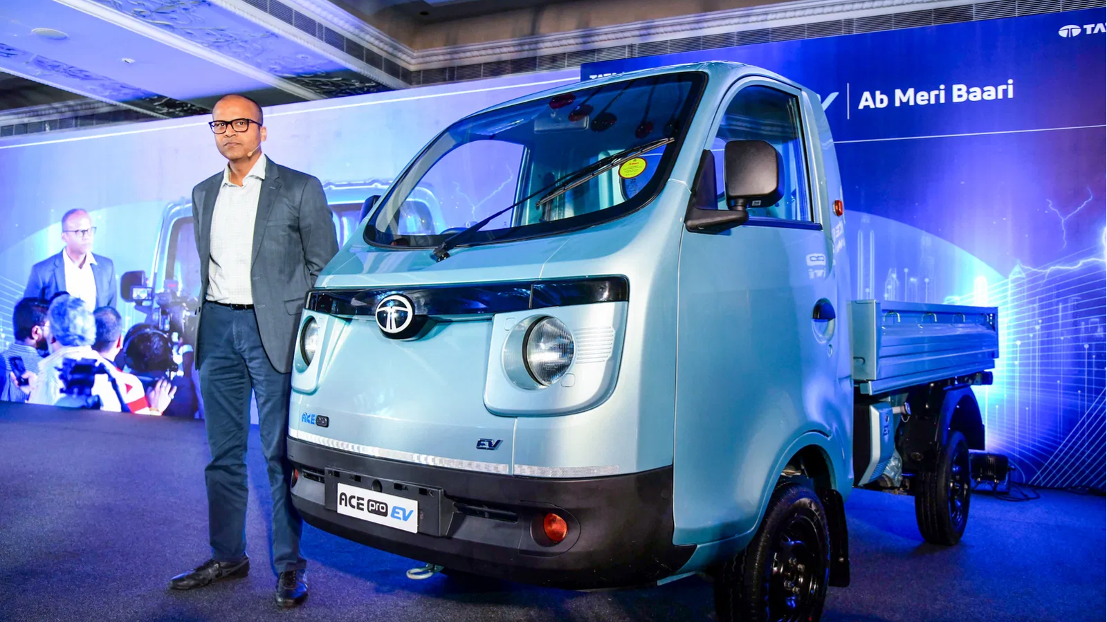 Tata Motors demerger: Stock is down by Rs. 23.70 from its opening price today