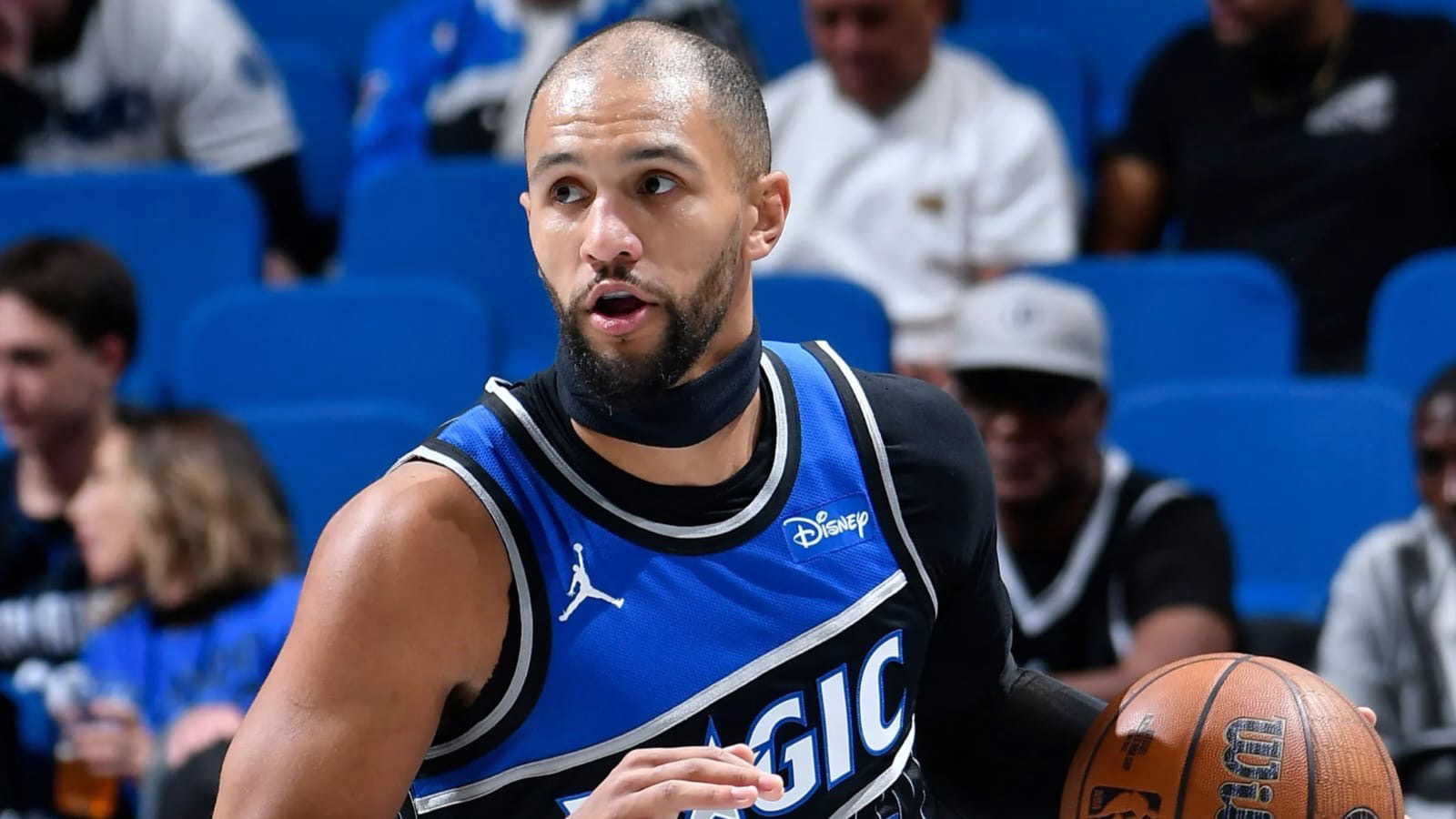 Why does Jalen Suggs have to wear his headband properly at tip-off : What is the NBA rule?