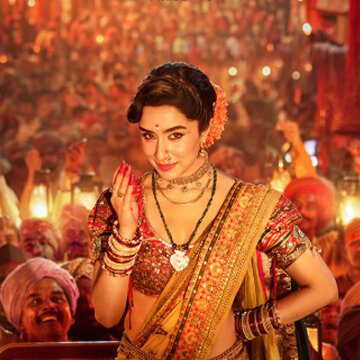 Eetha teaser: Shraddha Kapoor shines as legendary performer Vithabai Narayangaonkar