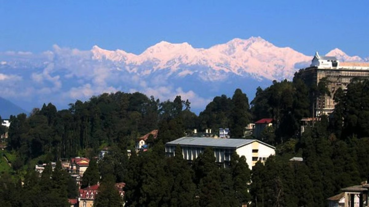 Tired of full bookings in Darjeeling? Stay in stunning Rangbull instead