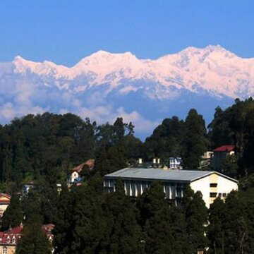Tired of full bookings in Darjeeling? Stay in stunning Rangbull instead