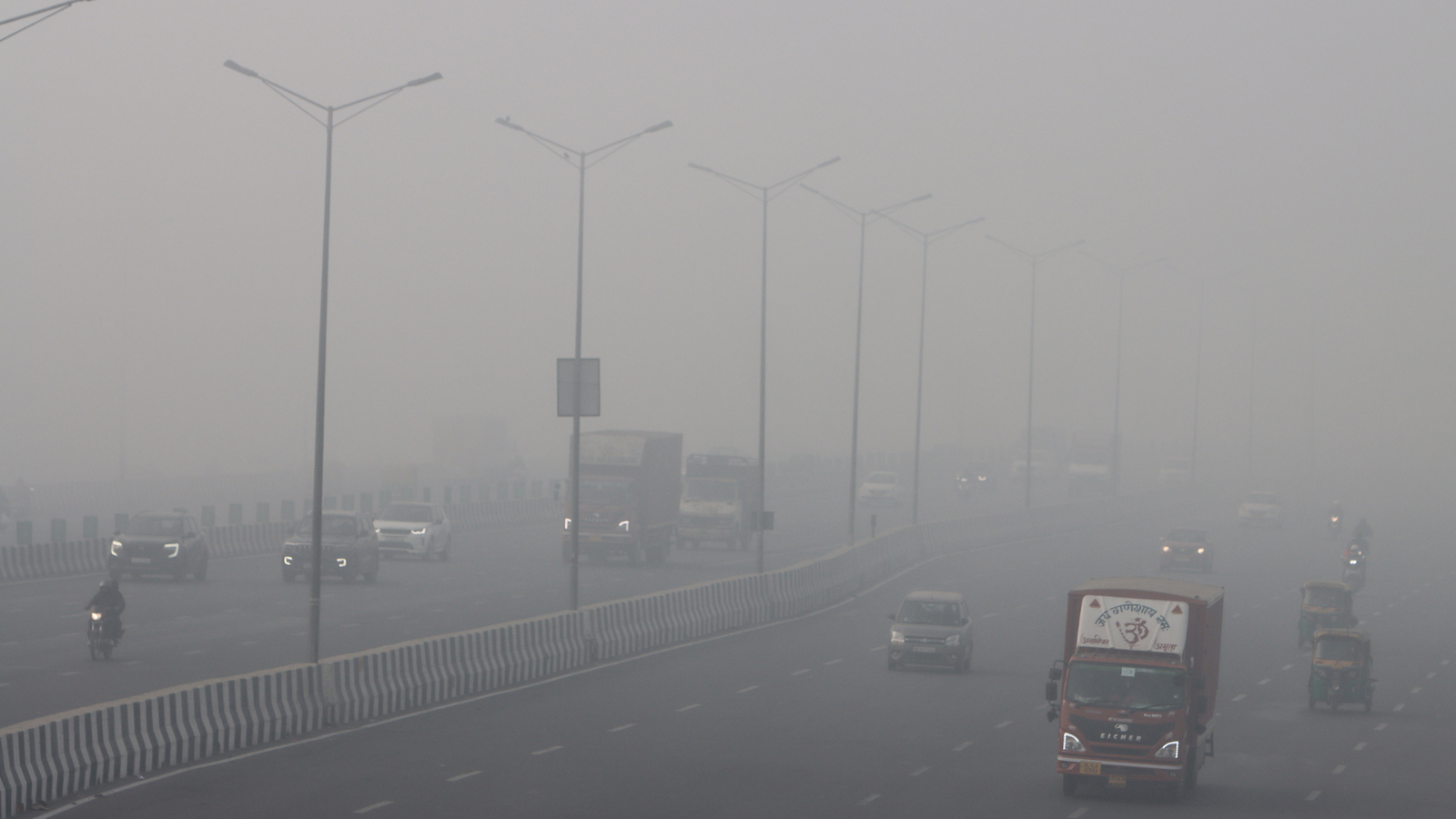 Delhi smog disrupts flights, 61 cancelled, over 400 delayed; Lionel Messi’s Delhi arrival delayed