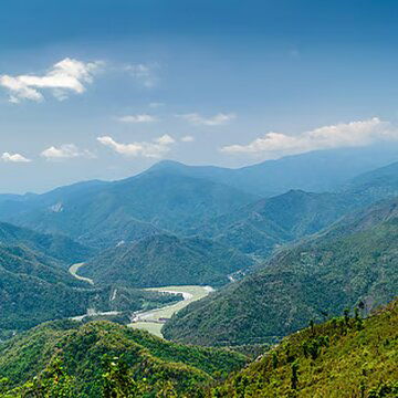 Want to see Teesta and Kanchenjunga together? Spend your holidays in THIS village in Kalimpong