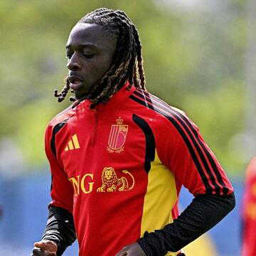 Jeremy Doku returns to Belgium camp after son’s birth amid debate
