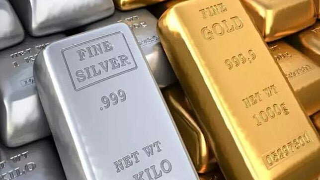 Amid global uncertainty gold prices hit record highs with silver at 91 dollar per ounce