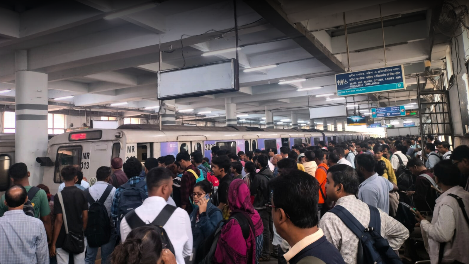 Dum Dum metro services disrupt after commuter attempts suicide on DN line