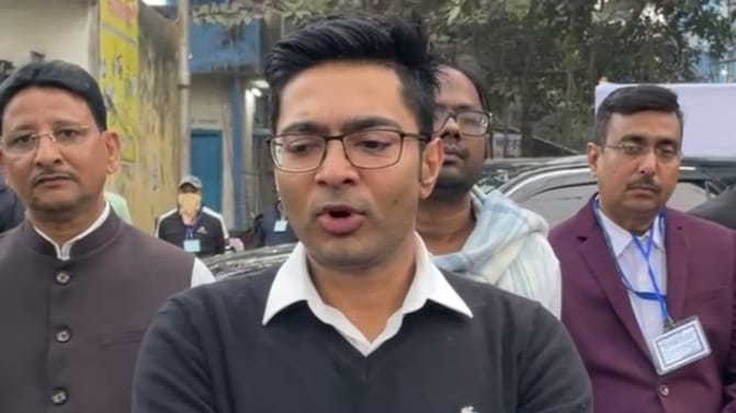 Abhishek Banerjee visits Sonali Khatun in Birbhum after her return from Bangladesh and childbirth