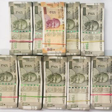 Woman of ‘Gujrati Gang’ held for Rs 9 lakh bus theft in Kolkata, full cash recovered