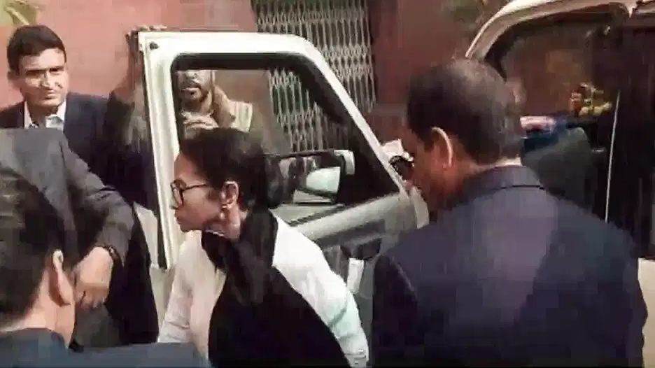 The 'SIR-preme' battle: What exactly brewed inside the courtroom during Mamata Banerjee's case hearing? Detailed breakdown of events