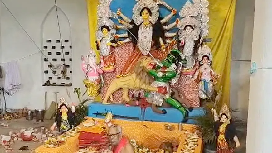 Durga Ashtami celebrated in traditional style; thousands gather at Madanmohan Thakur Bari