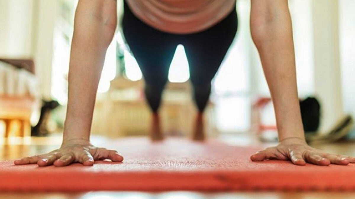 Want to look fit before the new year arrives? Practice these 4 exercises every morning