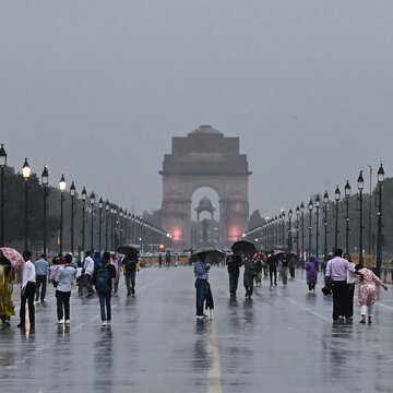 ‘Sweater weather’ returns to Delhi as rain brings winter-like chill; IMD issues yellow alert