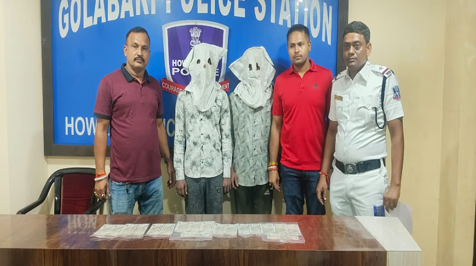 Police seizes counterfeit currency at Howrah bus stand, father-son detained