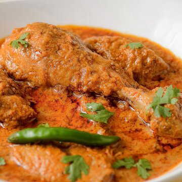 Hosting a winter house party? Try these two Punjabi-style chicken recipes