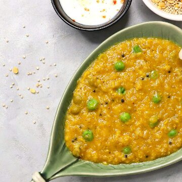 Oats khichdi recipe: Healthy way to break your Lakshmi Puja fast