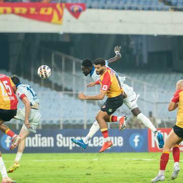 East Bengal fans chant “Go Back” at coach Oscar Bruzon after late Kerala Blasters equaliser