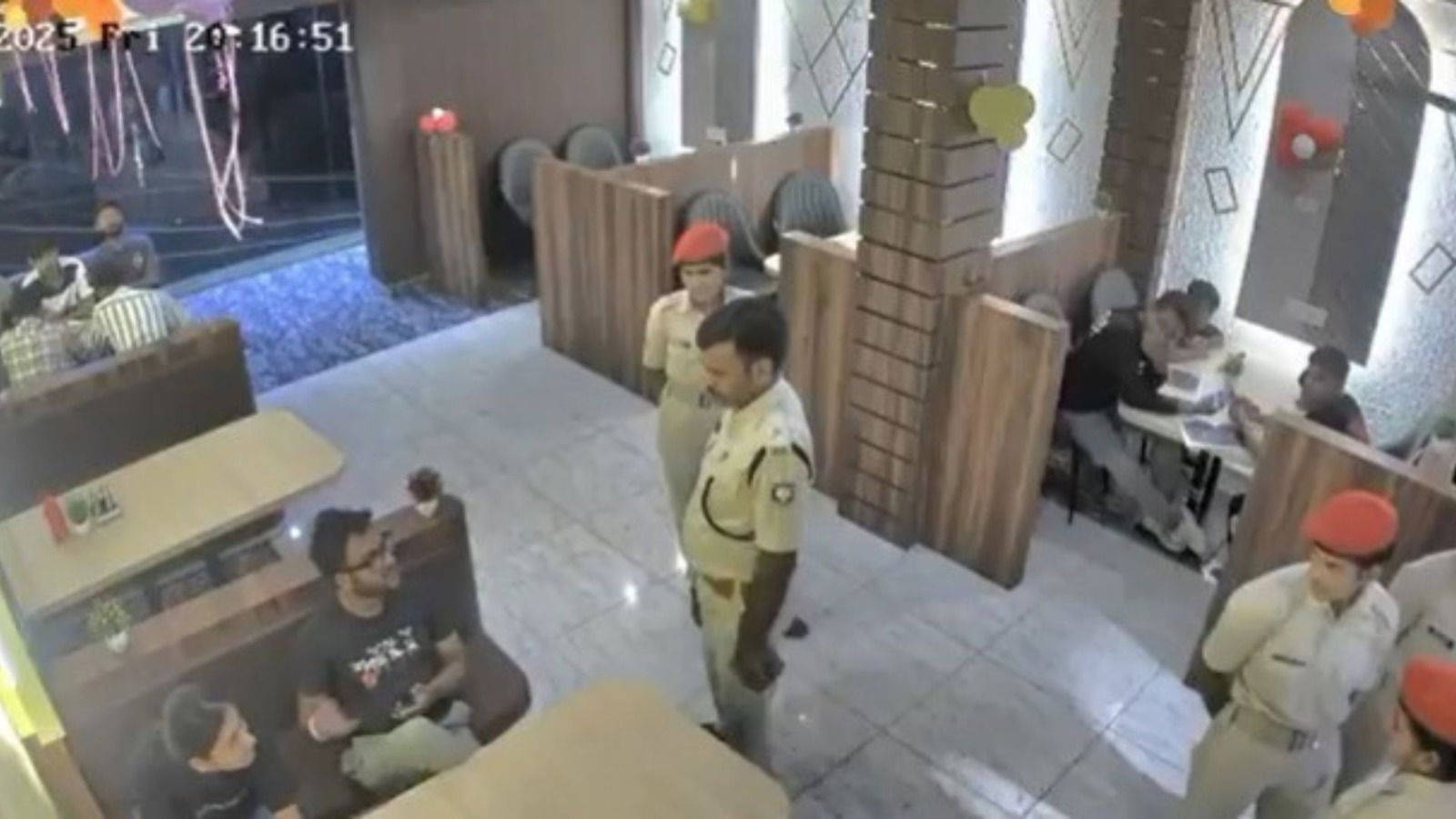 ‘Garmi kam dikhao’: Bihar police officer misbehaves with siblings in restaurant, sparks outrage