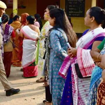 How much votes polled in Assam, Kerala, and Puducherry till 3 PM? Strong turnout marks polling day