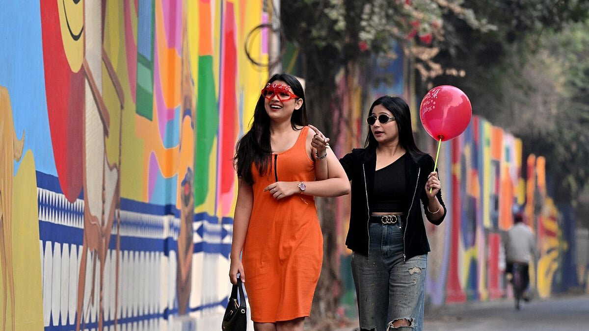 Want to take photos against an Instagram-worthy backdrop? Head to this colorful alley in the city