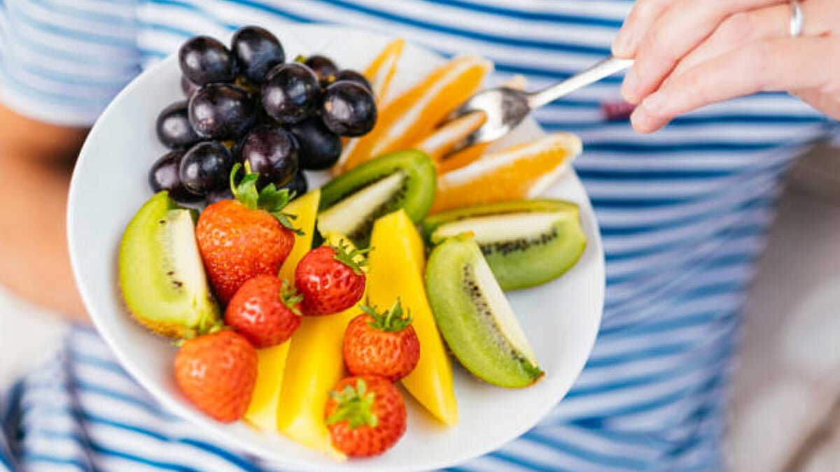 Papaya for stomach, lemon for skin: Which fruit should you eat and why?