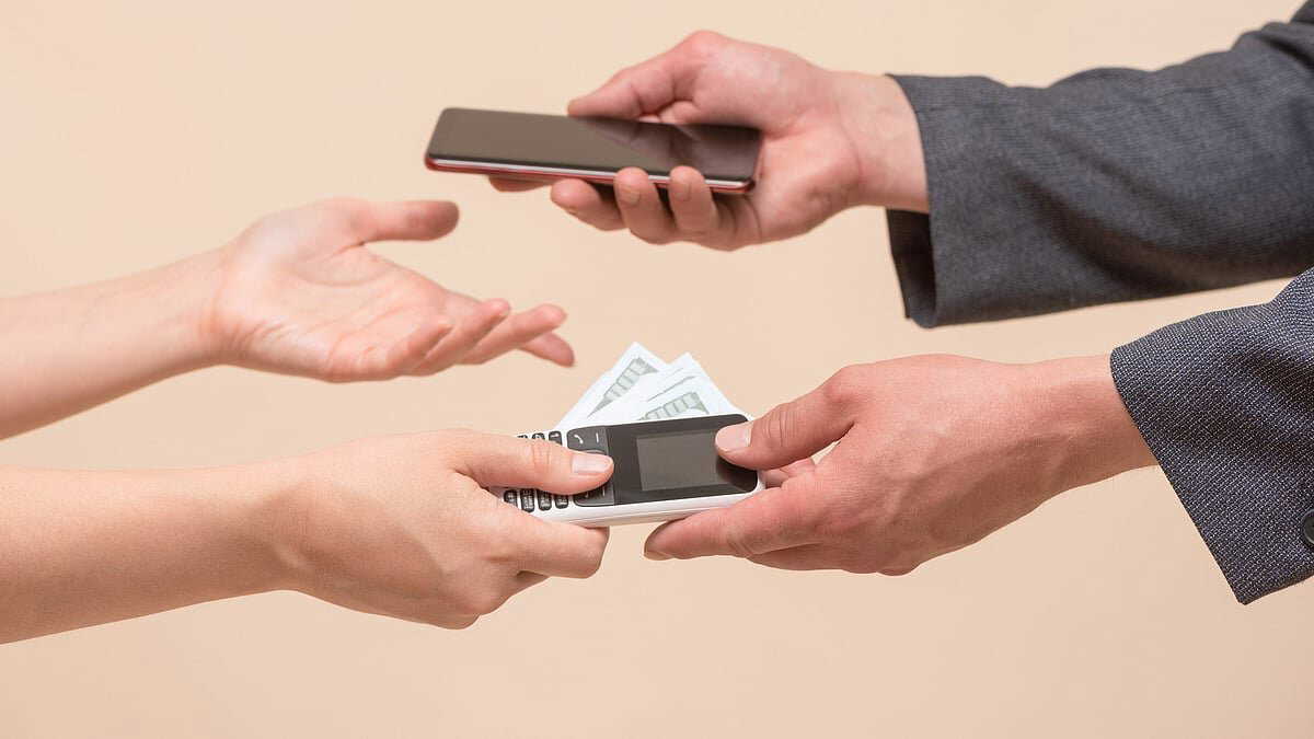 Planning to sell your old phone? Here’s what you must do to stay safe