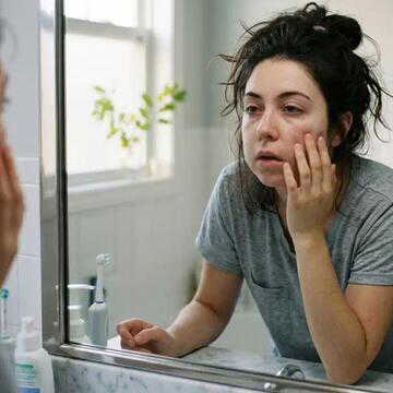 Wake up with a puffy face? Here’s the reason behind it