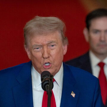 Decoding Donald Trump signature row: Handwriting expert's key observation on Jeffrey Epstein birthday card