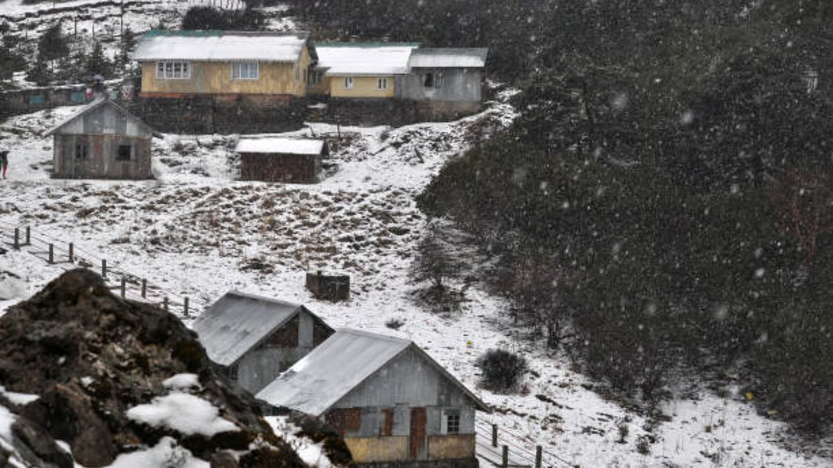 Planning a snow trip this December? Don’t miss these Darjeeling getaways
