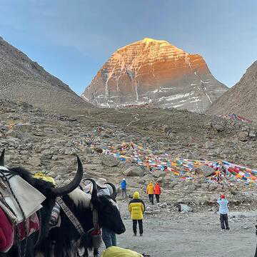 Kailash Mansarovar Yatra begins with first pilgrims crossing Nathu La Pass