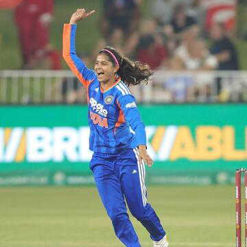 Shreyanka Patil suffers injury scare after being stretchered off in World Cup clash