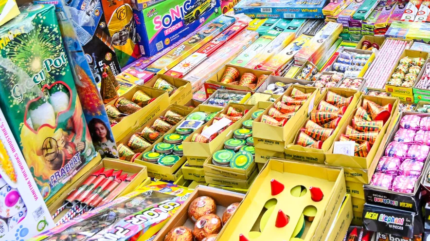 Diwali 2025 celebrations: 153 arrested in Kolkata for bursting banned firecrackers, disorderly conduct