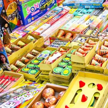 Diwali 2025 celebrations: 153 arrested in Kolkata for bursting banned firecrackers, disorderly conduct