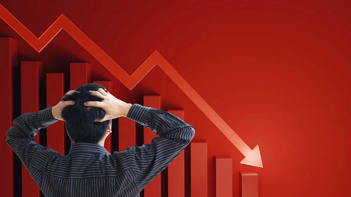 Stock market crash steps into third consecutive day as Japanese bond yield surge and strengthening dollar sparks panic