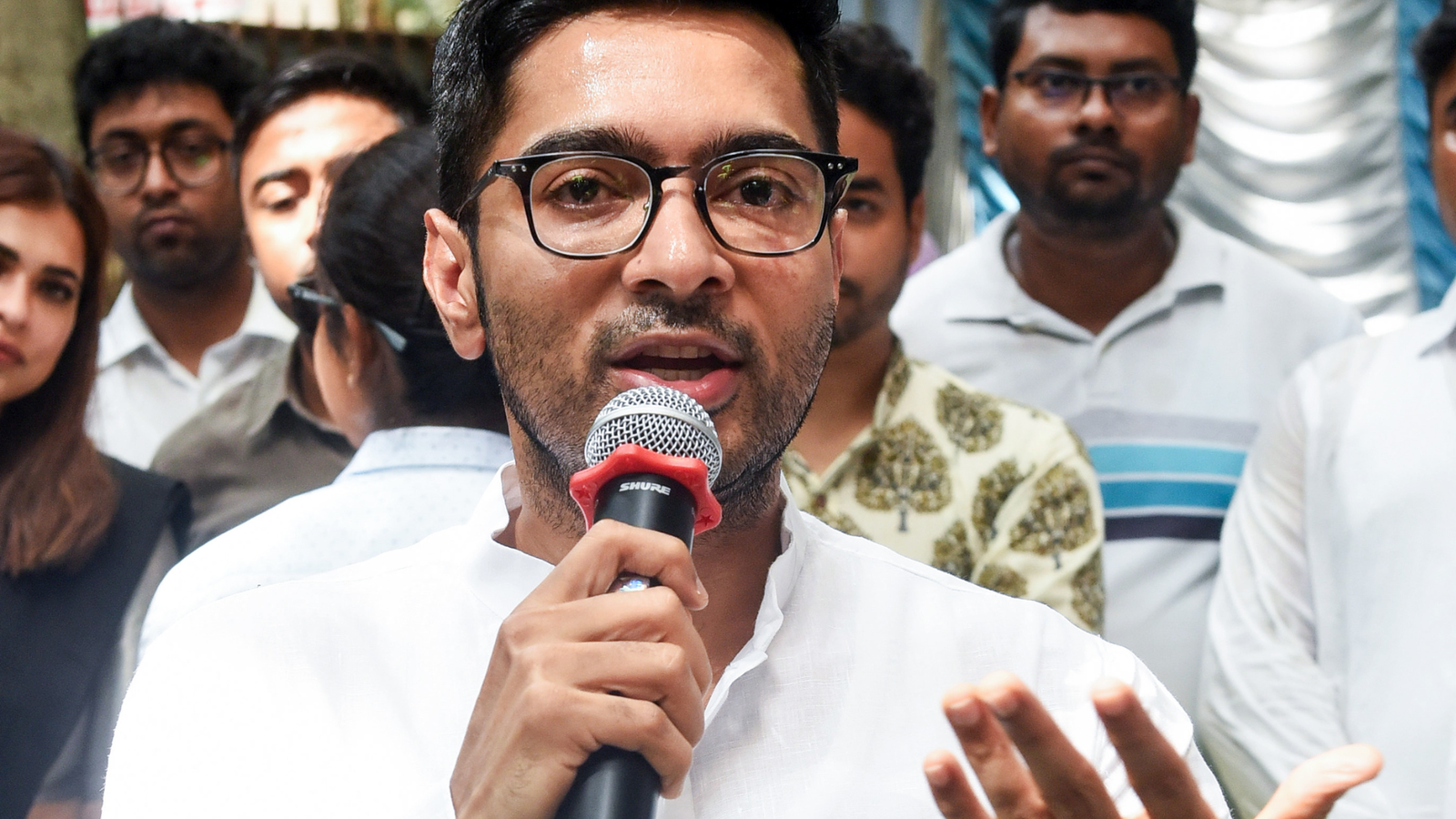 Abhishek Banerjee secures safe return of 11 labourers stranded in Iraq