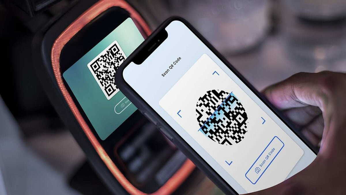 ‘PhonePe Baba’ draws attention at Gangasagar Mela with digital offerings