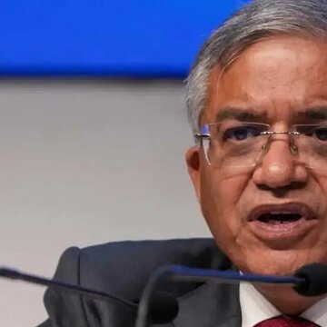 Election Commission transfers 73 returning officers in one go, includes CM Mamata's constituency too