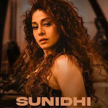 Sunidhi Chauhan's Kolkata concert hit by glitch, fans turn moment into magic | WATCH