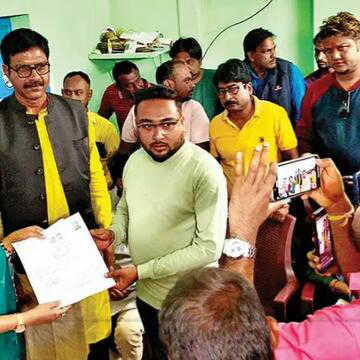 Hooghly panic after 900 names missing from voter list: MP Rachana Banerjee assures support