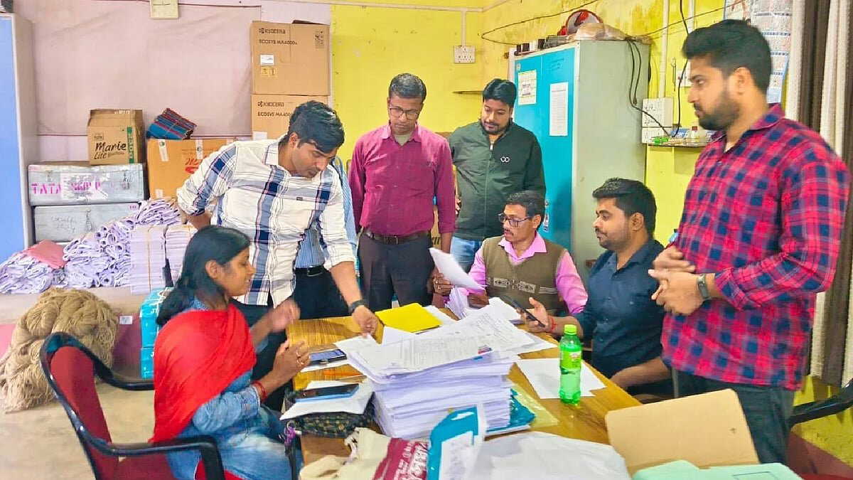 'Special' hearing for voters residing in other states! State CEO's proposal to EC